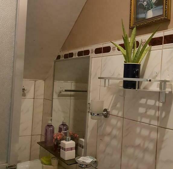 سوئیت با بالکن, Center Parkway Pension House