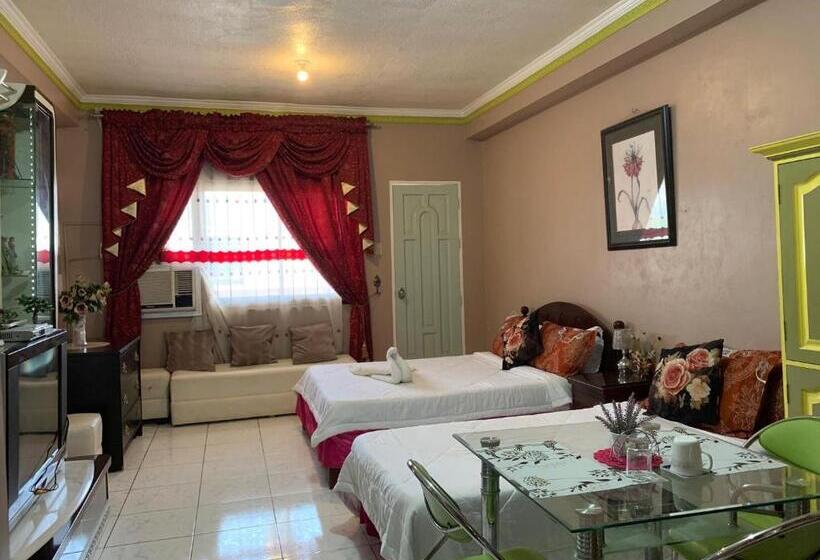 سوئیت با بالکن, Center Parkway Pension House