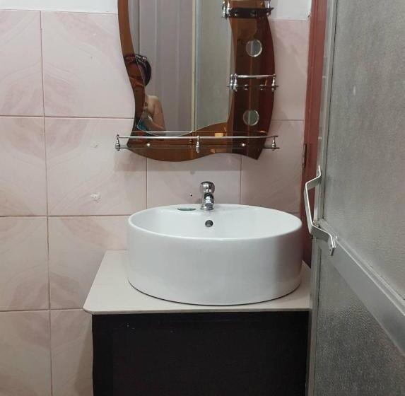 اتاق استاندارد, Center Parkway Pension House