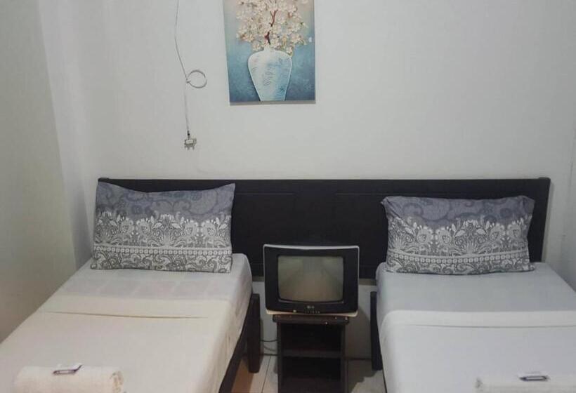 اتاق اکونومی, Center Parkway Pension House