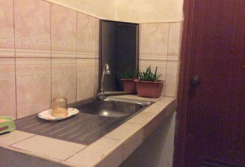 اتاق استاندارد, Center Parkway Pension House