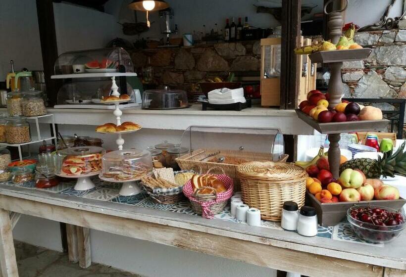 سوییت با چشمانداز باغ, Anofli Suites