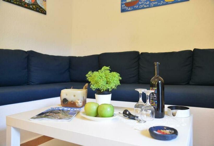 سوییت با چشمانداز باغ, Anofli Suites