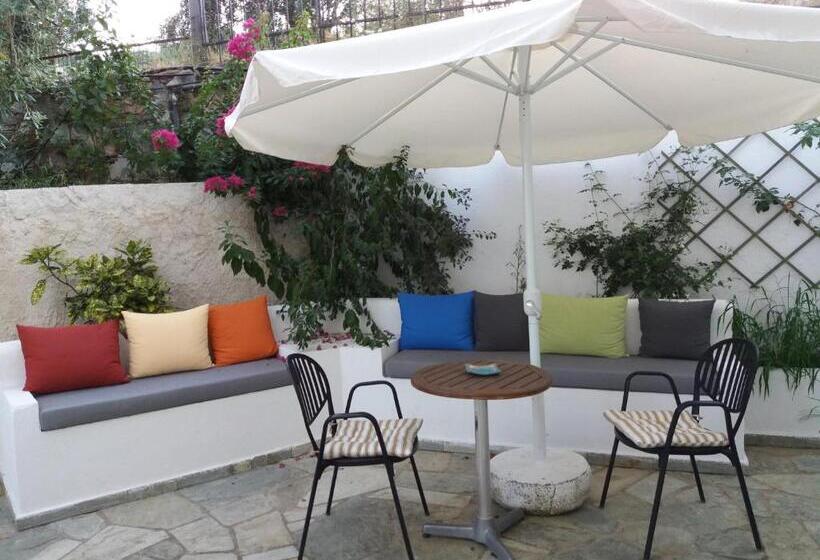 سوئیت جونیور با چشمانداز باغ, Anofli Suites