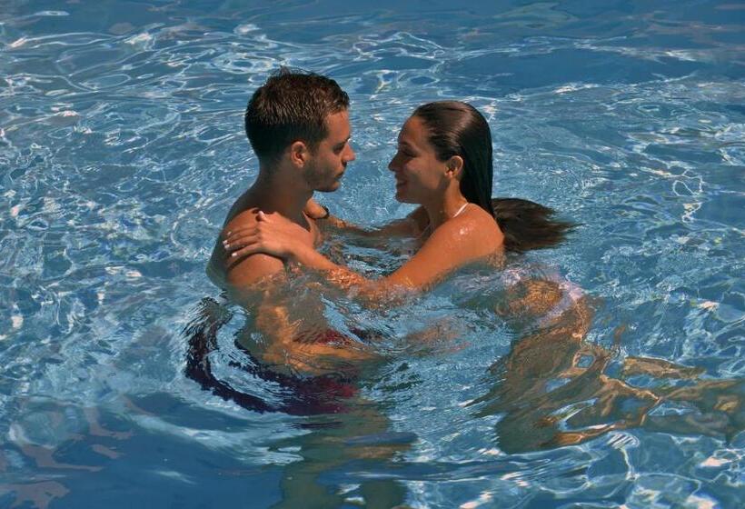 سوییت خانوادگی, Anofli Suites