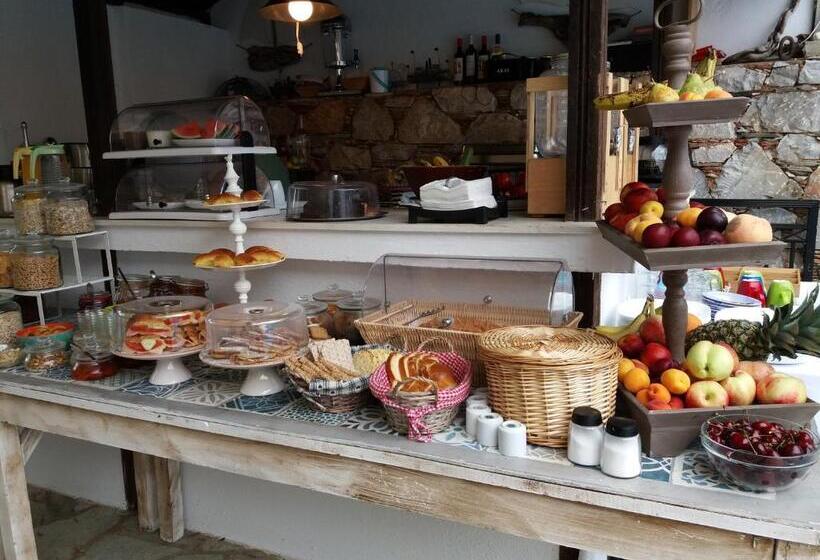 سوییت جونیور با چشمانداز استخر, Anofli Suites