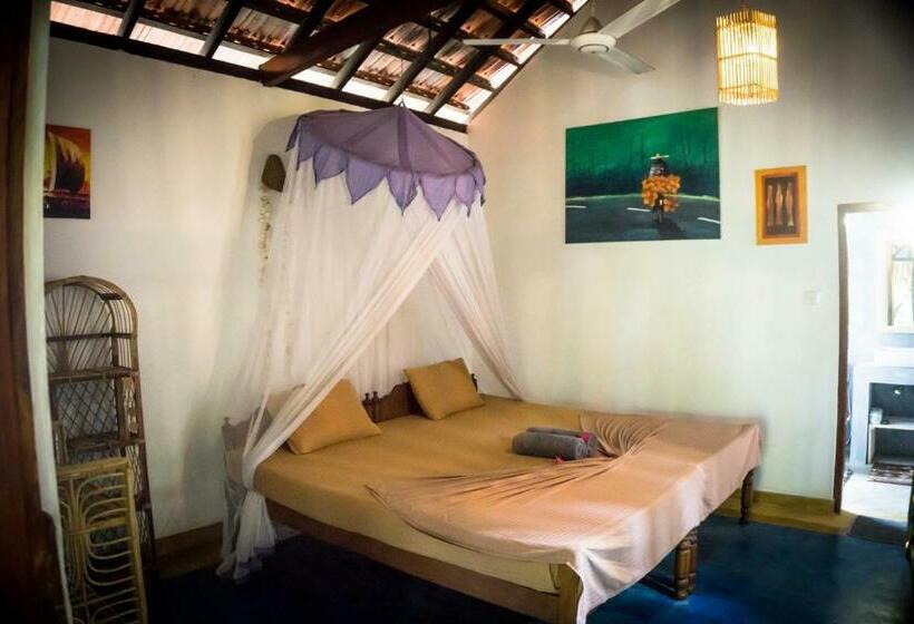 小室, Surf N Sun Arugam Bay