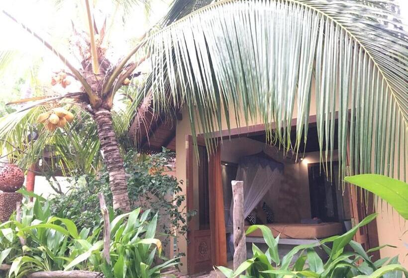 带花园景观和一个卧室的别墅, Surf N Sun Arugam Bay