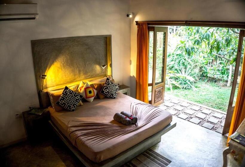 带花园景观和一个卧室的别墅, Surf N Sun Arugam Bay