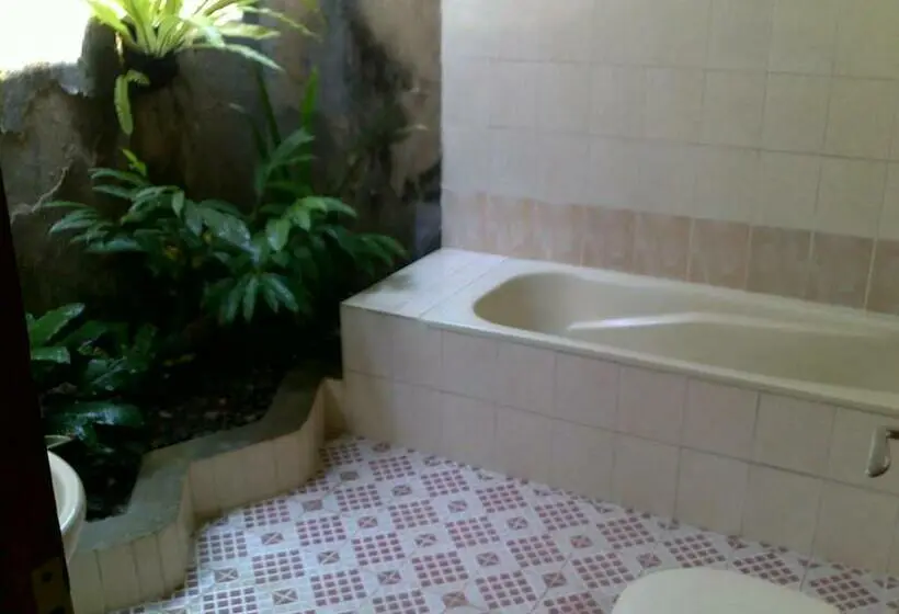 Deluxe-huone, Bayumantra Bungalows