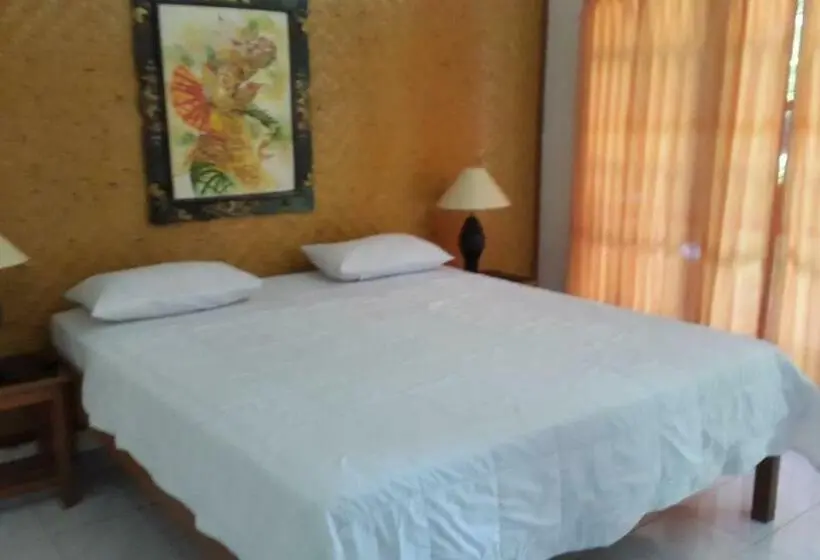 Deluxe-huone, Bayumantra Bungalows