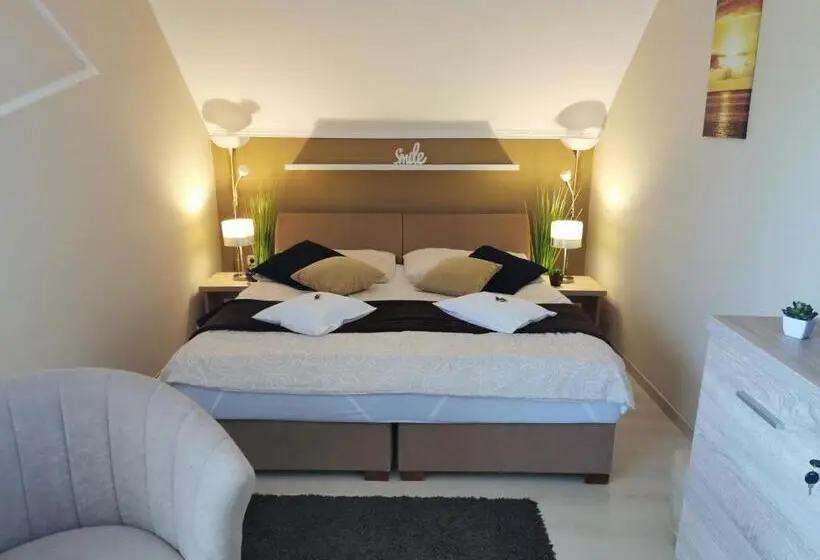 Standardzimmer mit Terrasse, Csabai Vendégház