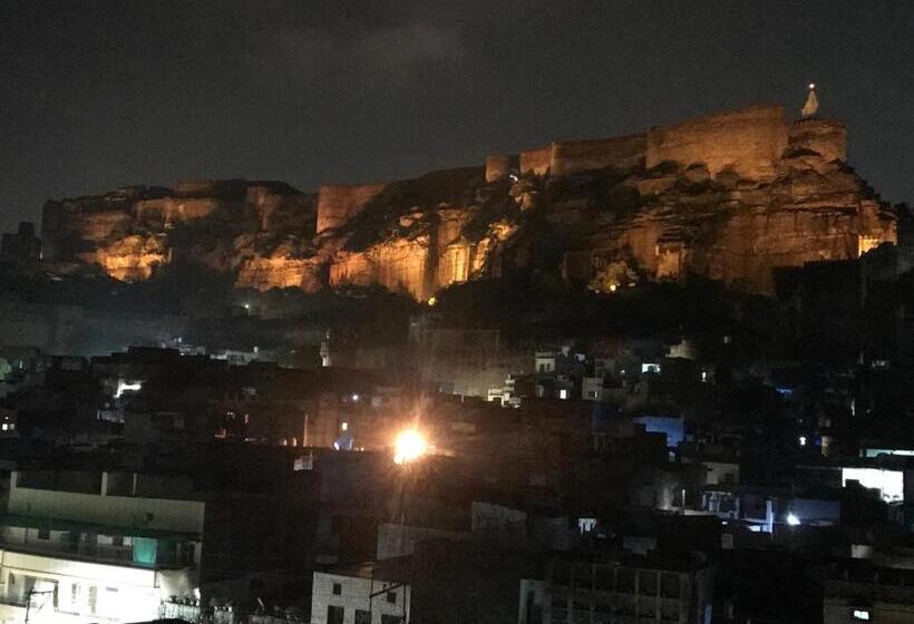 اتاق لوکس با چشم‌انداز, Jewel Palace Haweli