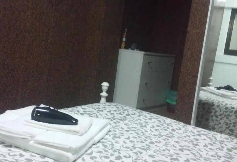 اتاق اکونومی, Jualis Guest House