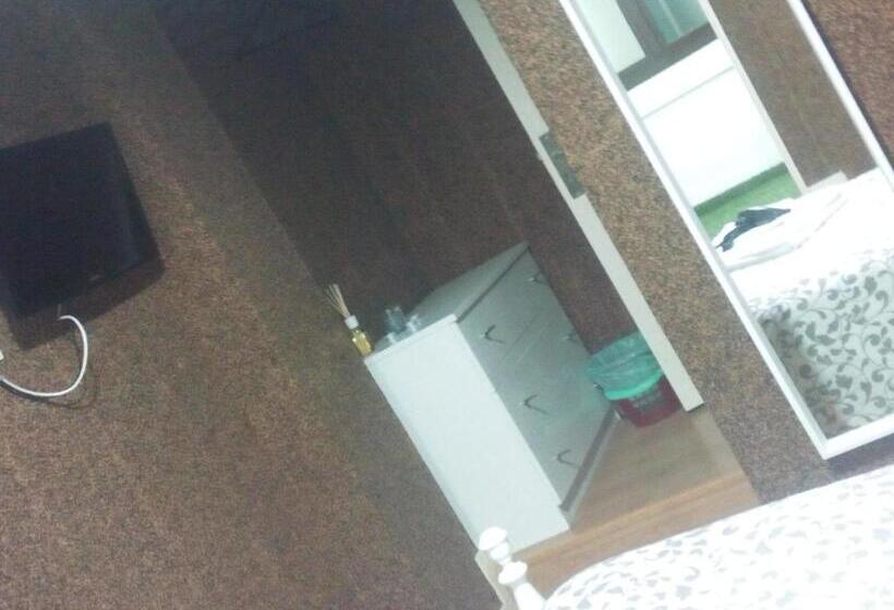 اتاق اکونومی, Jualis Guest House