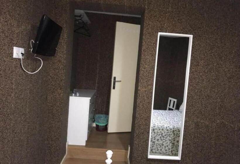 اتاق اکونومی, Jualis Guest House