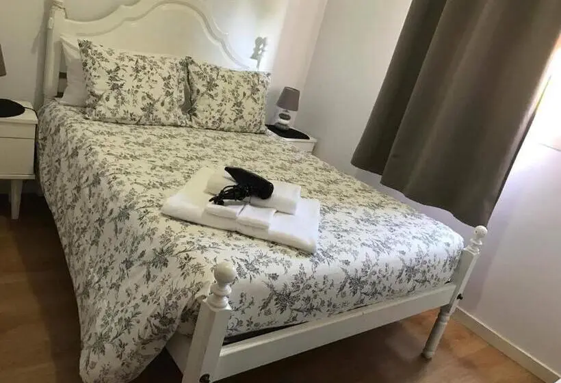 اتاق سوپریور با چشم‌انداز باغ, Jualis Guest House