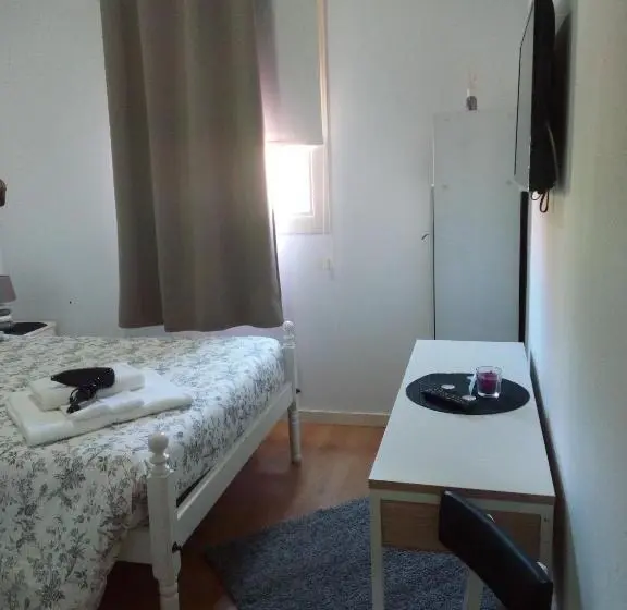 اتاق سوپریور با چشم‌انداز باغ, Jualis Guest House