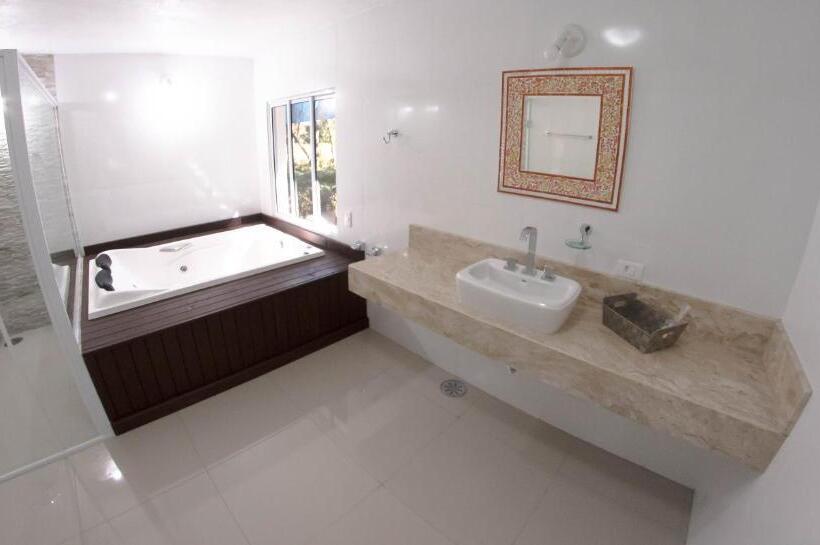 غرفة قياسية مزوَّدة بجاكوزي, Vila Eremita Pousada