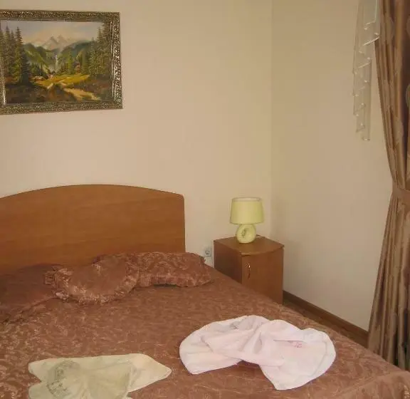 デラックススイート, Vian Guest House
