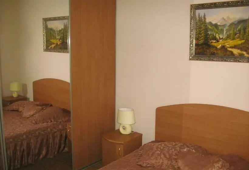 デラックススイート, Vian Guest House