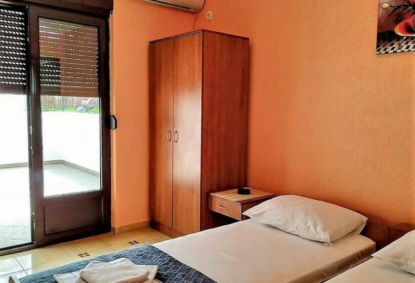 اتاق استاندارد با تراس, Villa Budvanka Guesthouse