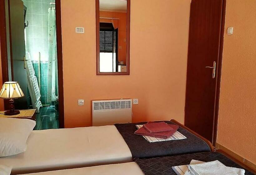 اتاق استاندارد با تراس, Villa Budvanka Guesthouse