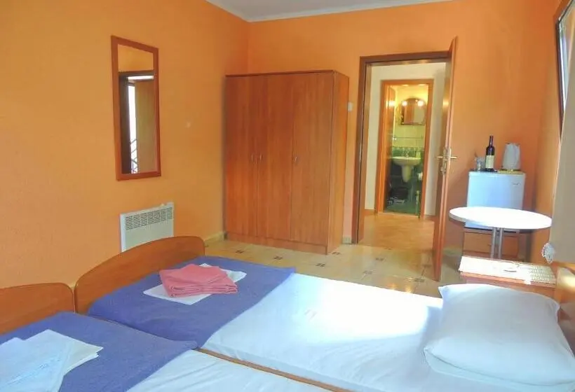 Standard room with outdoor bath, Villa Budvanka Guesthouse