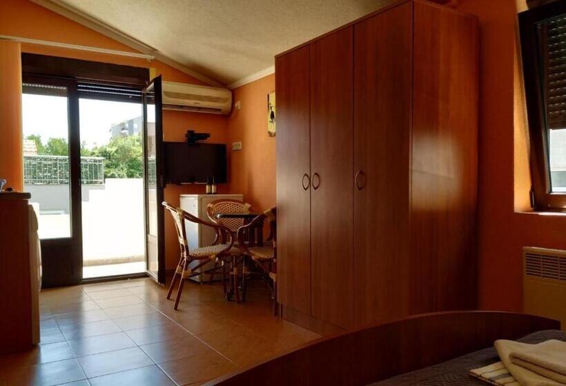 استودیو استاندارد با تراس, Villa Budvanka Guesthouse
