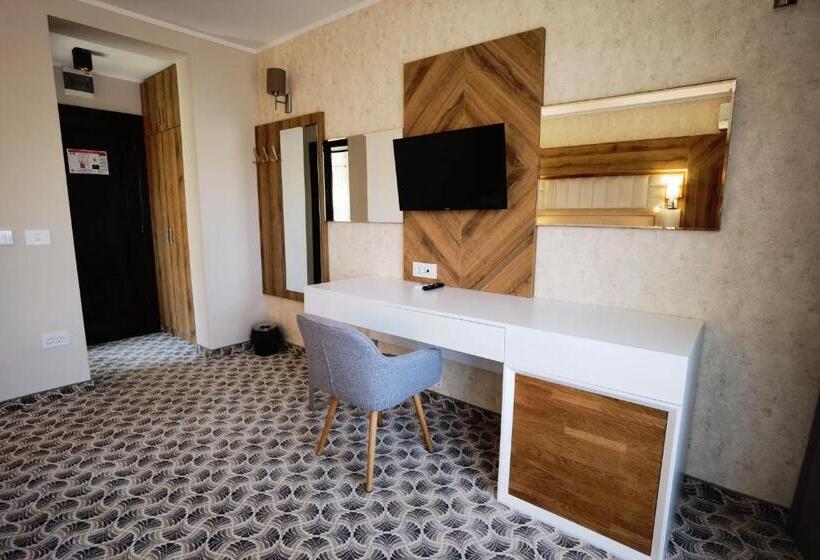 수피리어 룸, Pensiunea Carmena