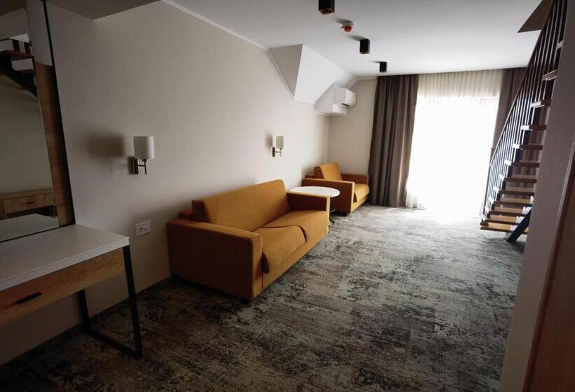 Family Suite, Pensiunea Carmena