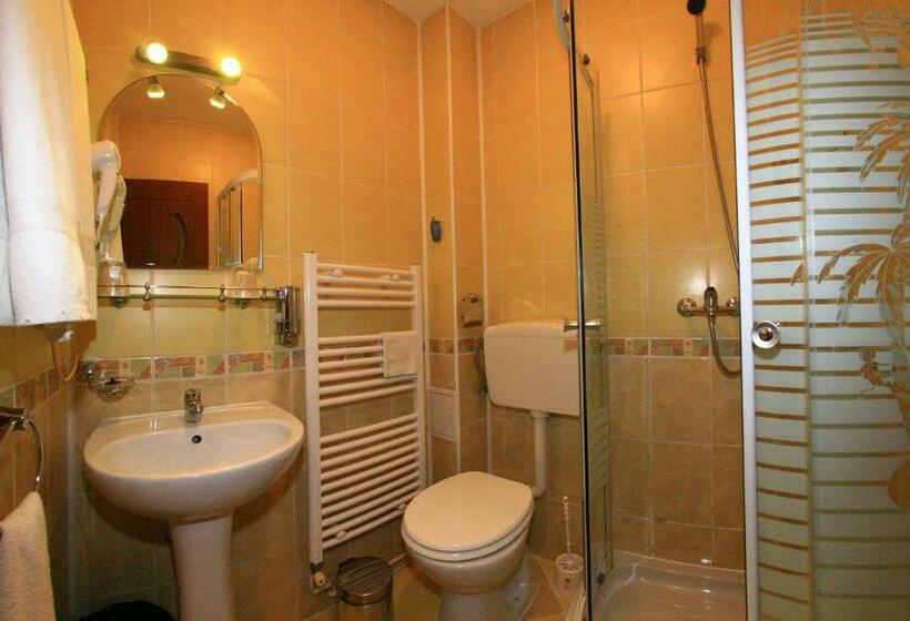 חדר סטנדרט, Radena