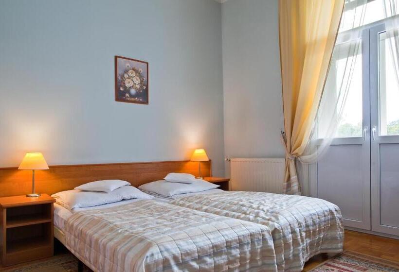 标准间, Pensjonat Witoldówka