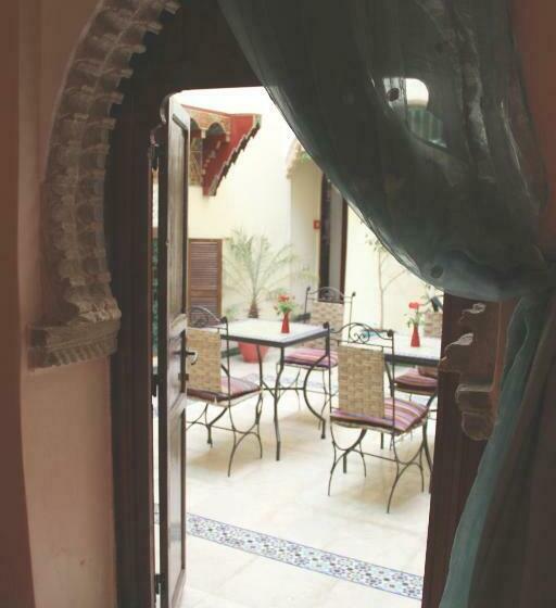 اتاق استاندارد, Dar Aida