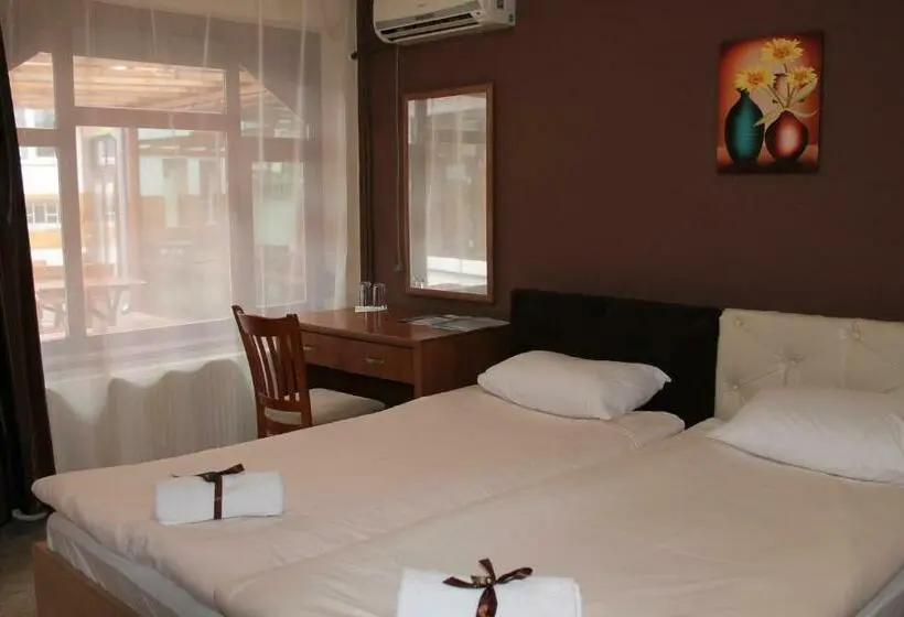 اتاق استاندارد, Family Hotel Square