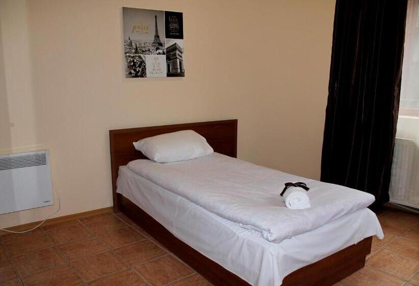 标准间, Family Hotel Square