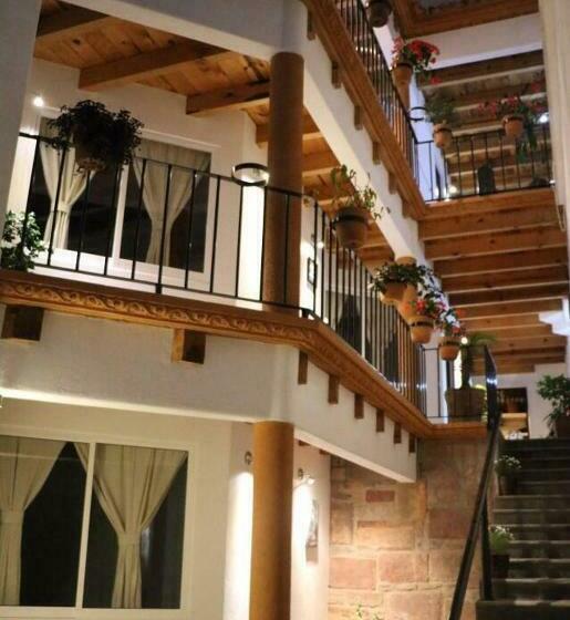 غرفة قياسية ثلاثية, San Sebastian