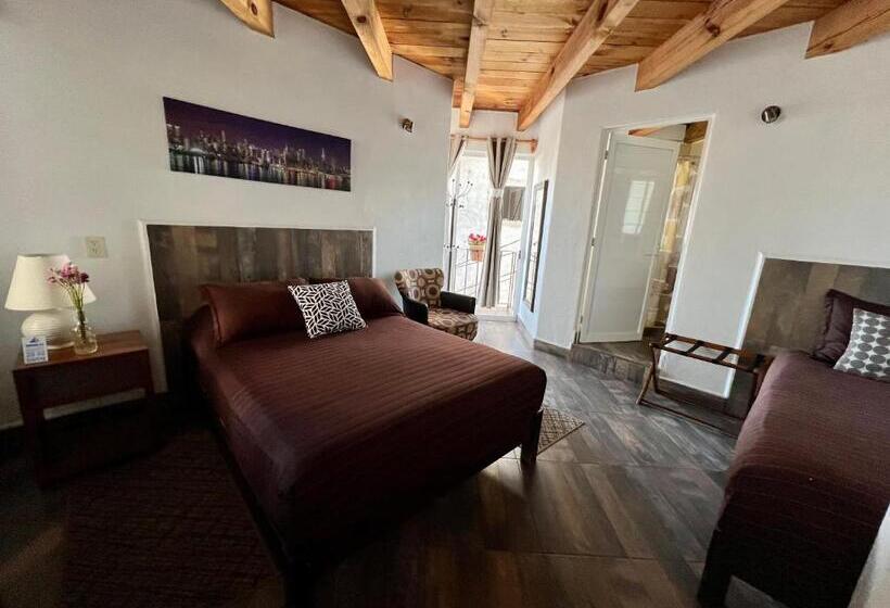 غرفة قياسية ثلاثية, San Sebastian