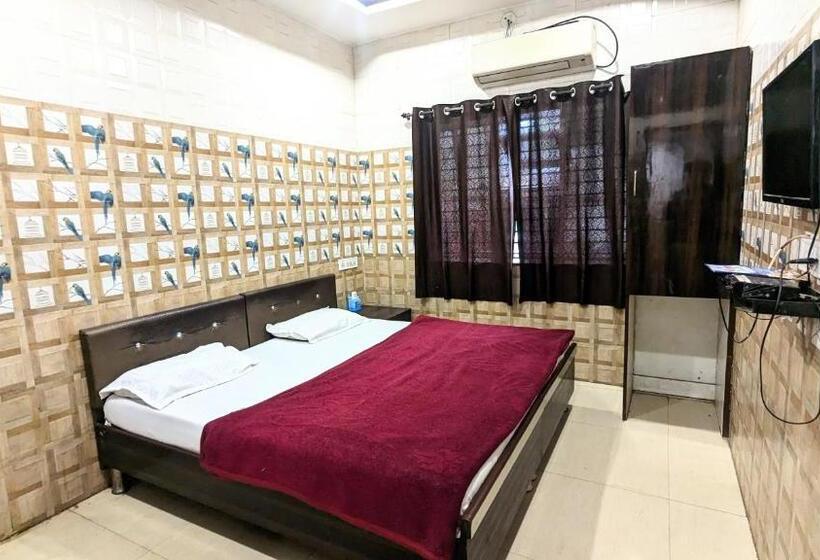 חדר דלוקס, Shikhar Inn