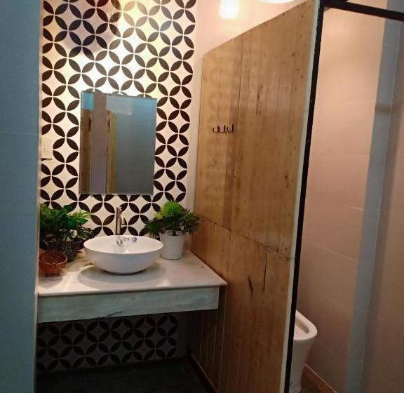 דירת חדר, Thanh Van 2