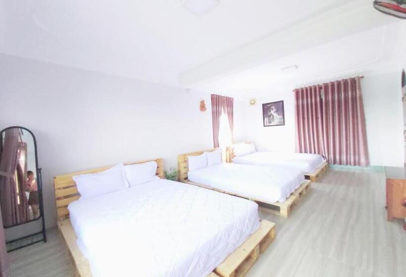 חדר משפחתי, Thanh Van 2