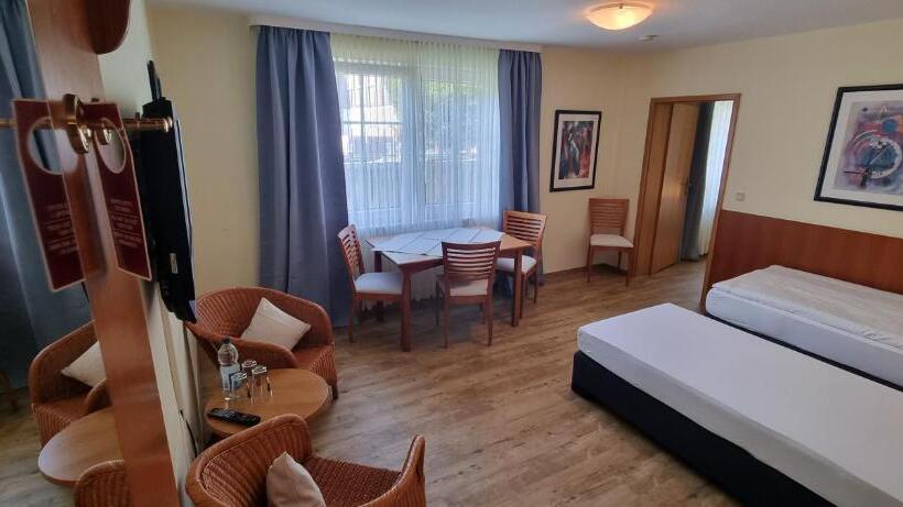 Quarto Quádruplo Estandar, Willinger Mitte