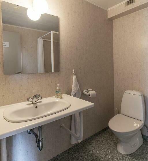 اتاق استاندارد با سرویس بهداشتی مشترک, Isafjordur Hostel