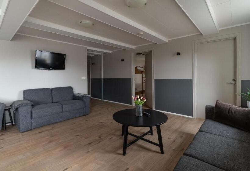 تختخواب در اتاق مشترک, Isafjordur Hostel