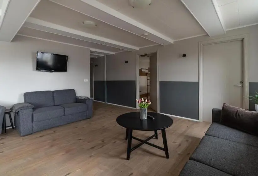 تختخواب در اتاق مشترک, Isafjordur Hostel