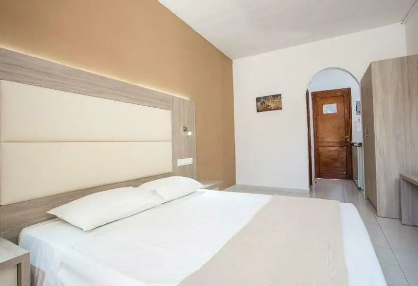 Standard-studio, Maroula Studios