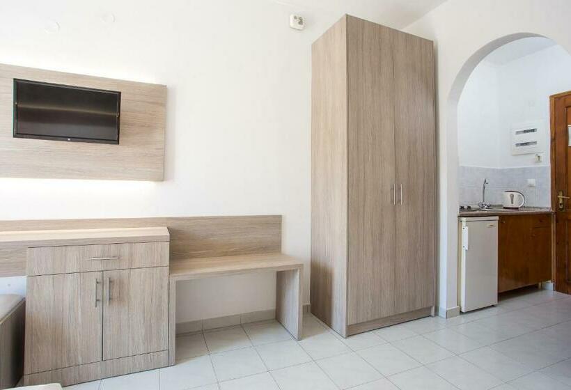 스탠다드 스튜디오, Maroula Studios