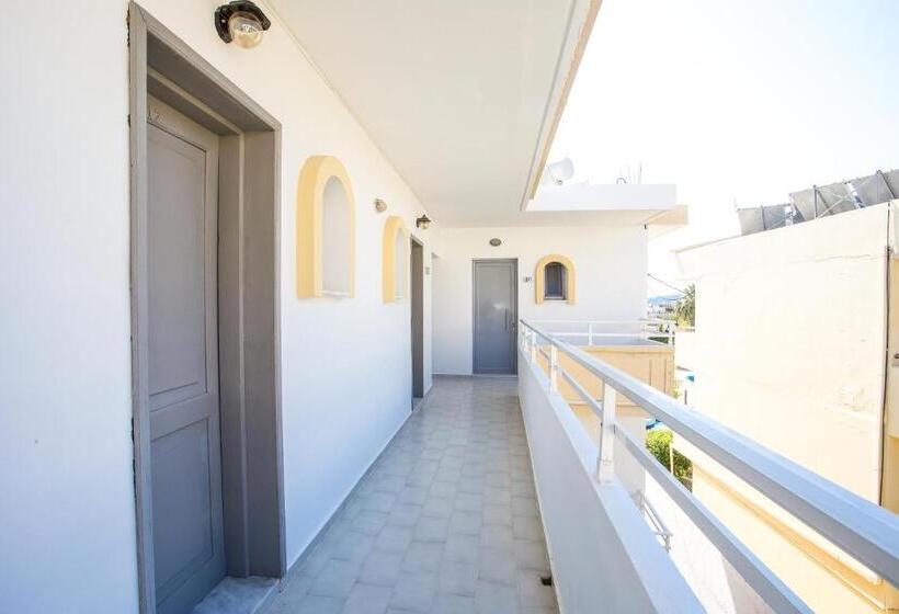 스탠다드 스튜디오, Maroula Studios