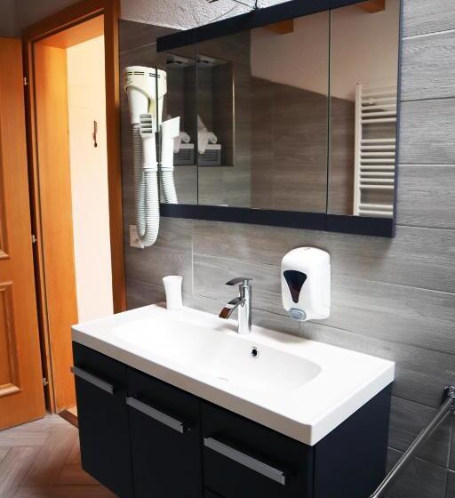 חדר אקונומי, Gruyère Rooms