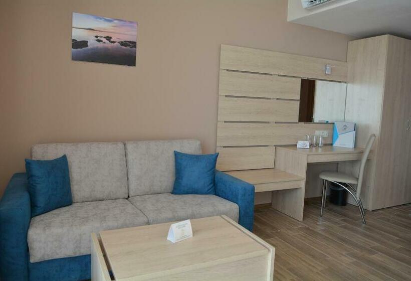 Люкс с Балконом, Royal Grand Hotel And Spa All Inclusive And Free Beach Accsess